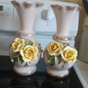2 vases
